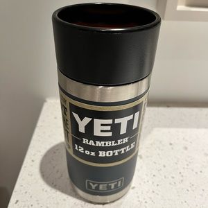 NWT Yeti Rambler 12oz with HotShot cap